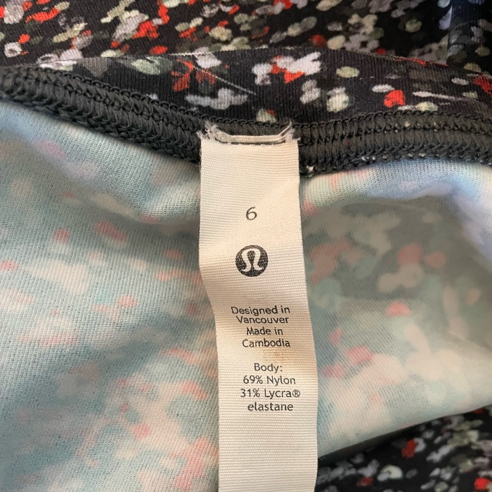 Lululemon Capri size 6 - Picture 2 of 6